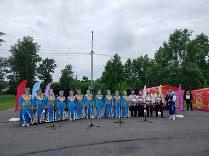 В День России в городском саду был проведен яркий праздник